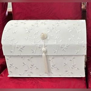 White material card box